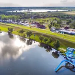 Tisza-to Apartmanpark 4*