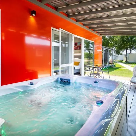 Tisza-to Apartmanpark Aparthotel *