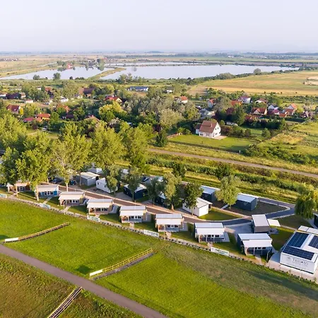 Aparthotel Tisza-to Apartmanpark 4*