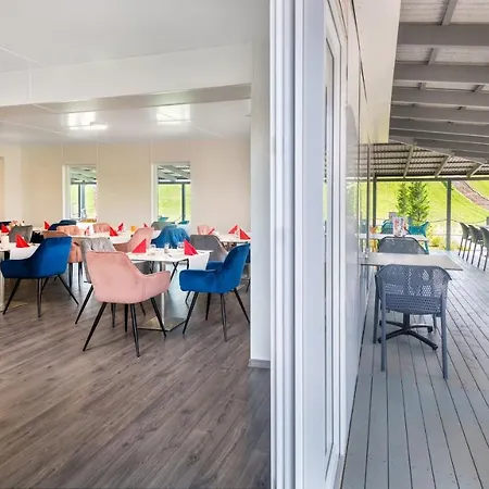 Tisza-to Apartmanpark Aparthotel *