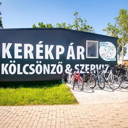 Aparthotel Tisza-to Apartmanpark 4*