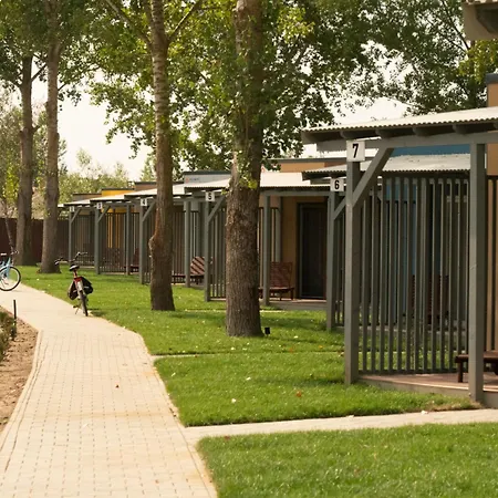 Tisza-to Apartmanpark 아파트호텔