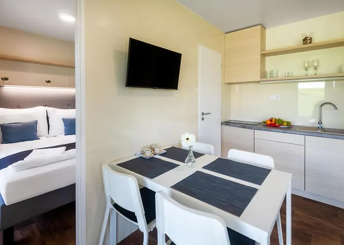 Tisza-to Apartmanpark 아파트호텔 4*