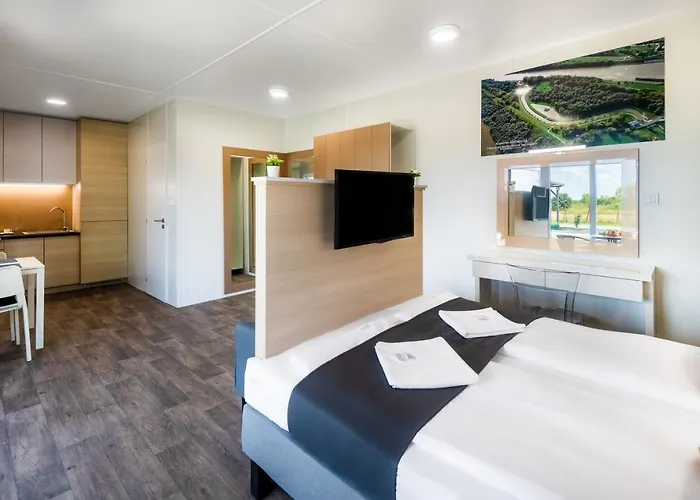 아파트호텔 Tisza-to Apartmanpark 4*