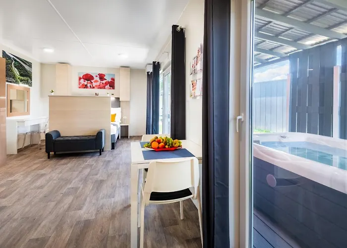 Tisza-to Apartmanpark 아파트호텔 Kisköre